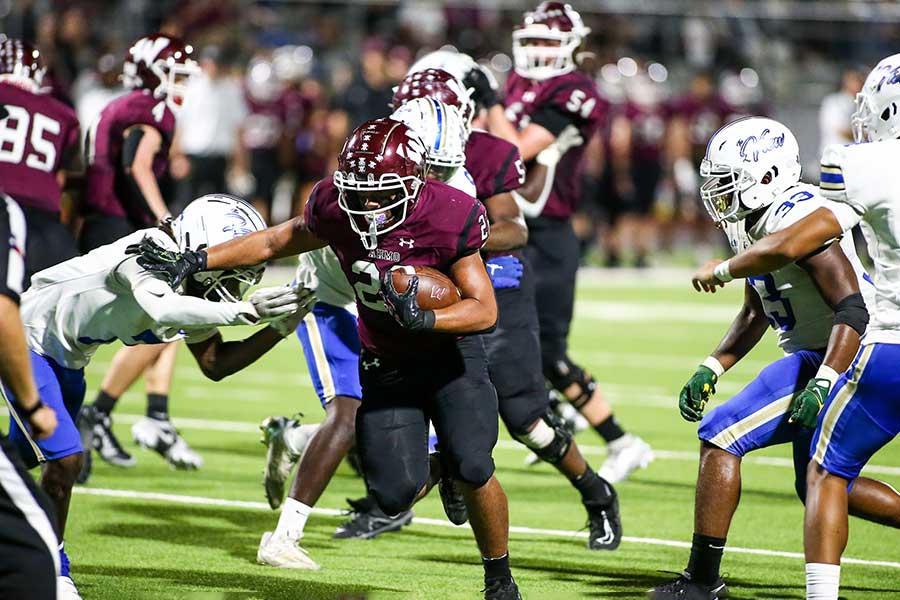 Pirates beat Centennial to stay undefeated in District 9-6A