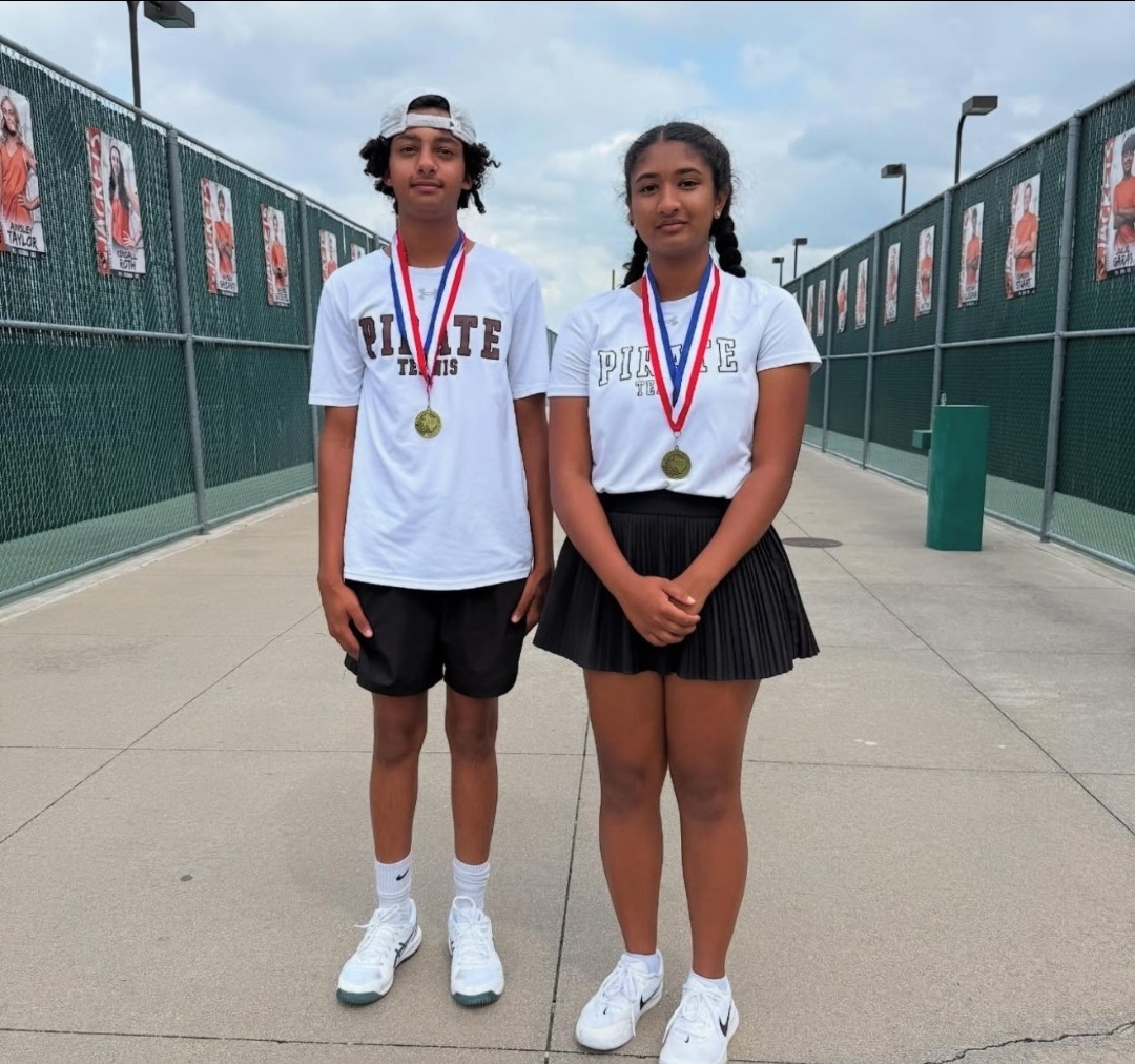Tennis players advance to Region II-6A Tournament