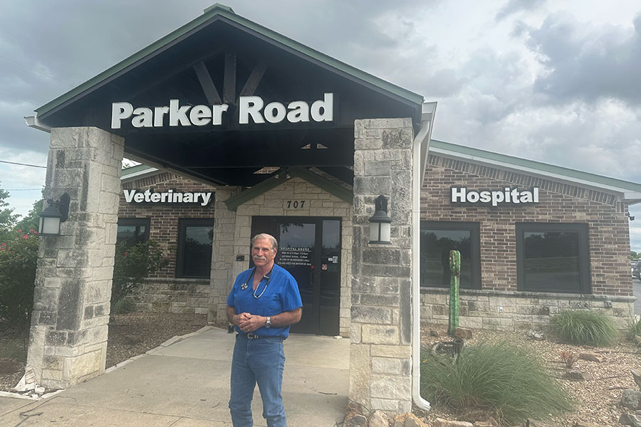 Longtime veterinarian bids farewell to Wylie practice