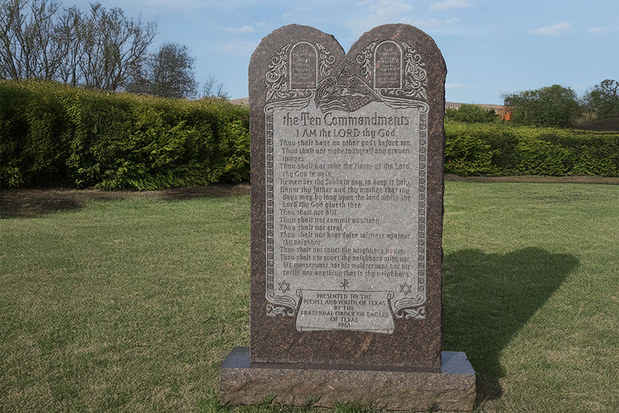 Lawmakers pass Ten Commandments bill