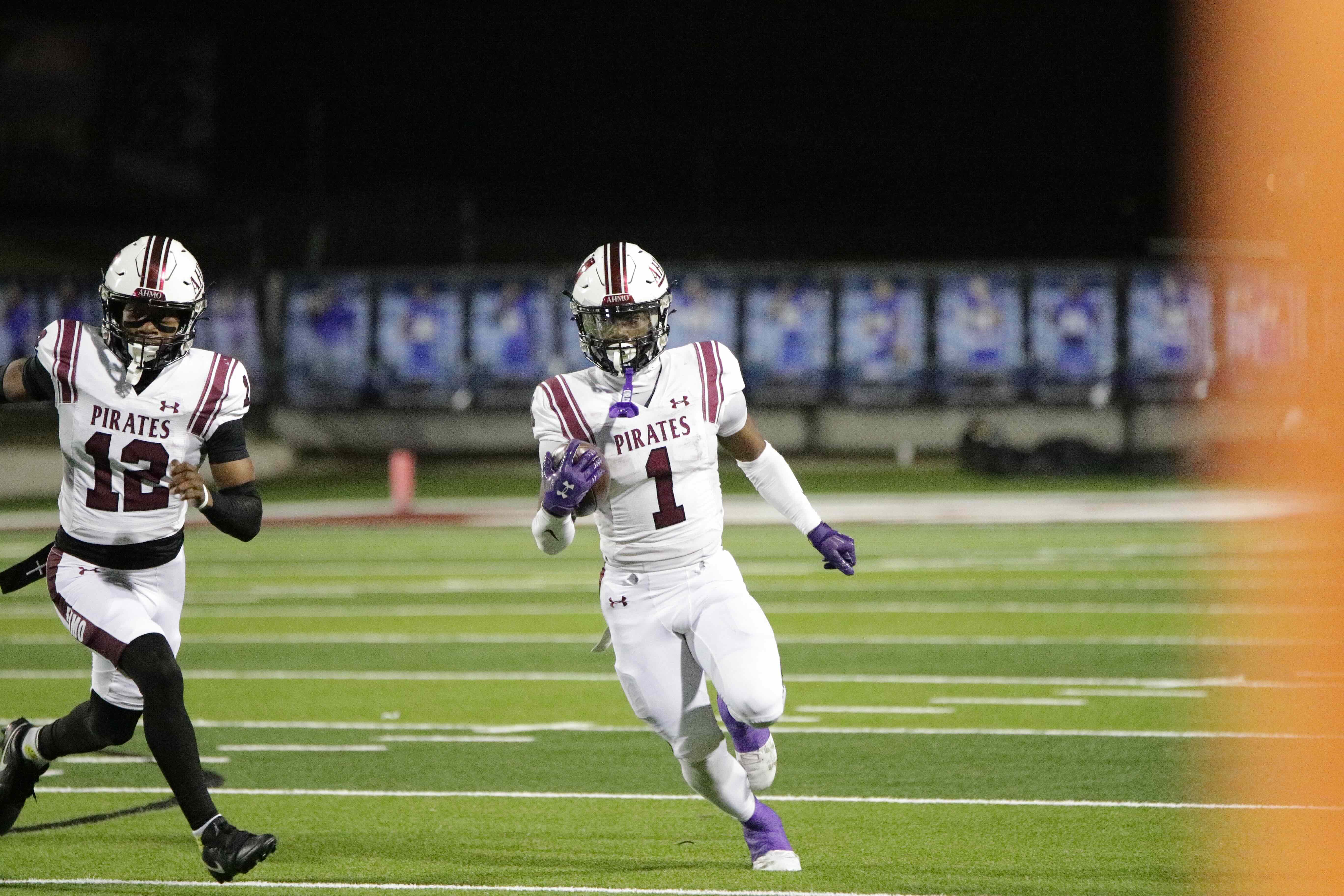 Blake, Gordon fueling Wylie’s playoff push