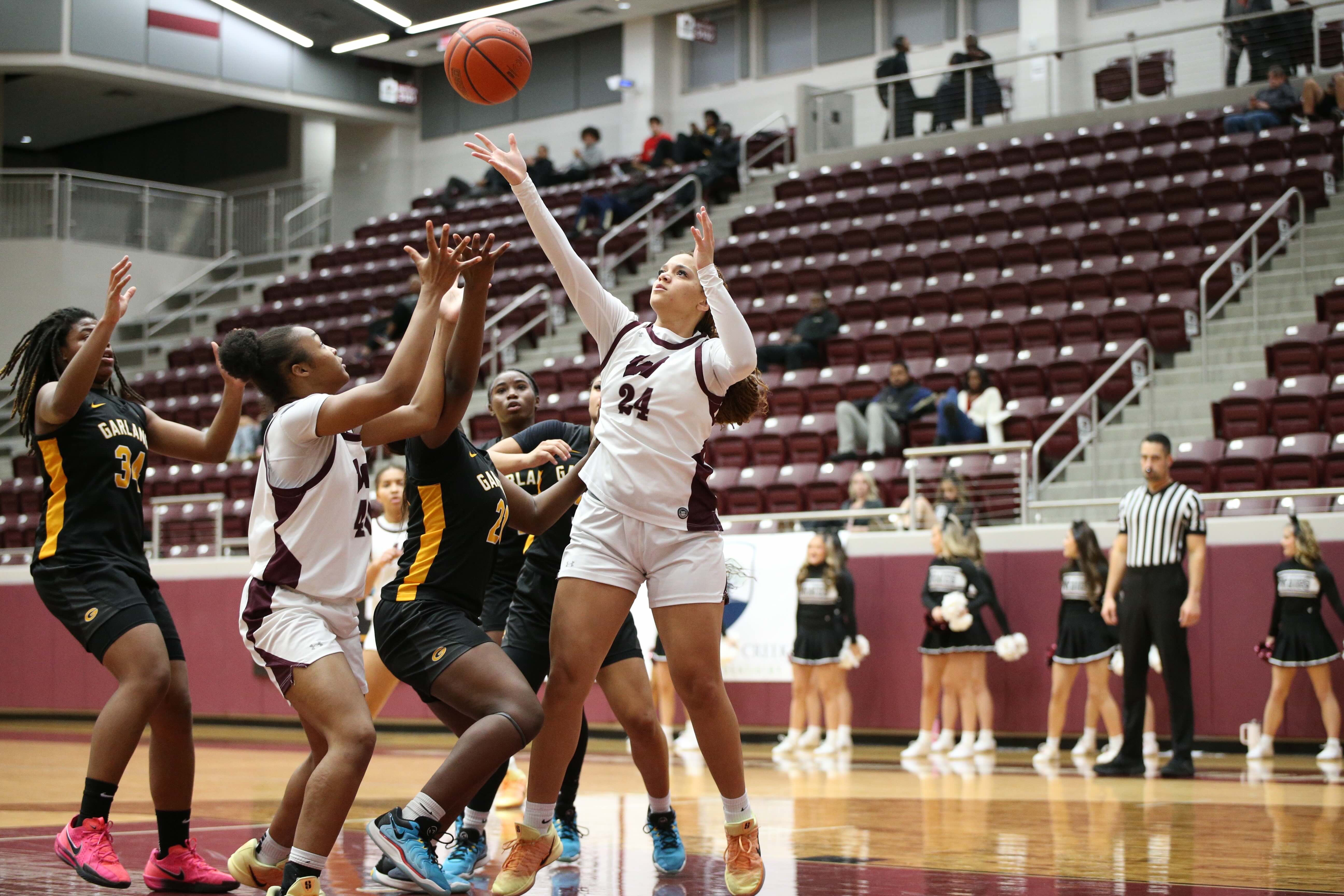 Defense powers 6-0 Wylie past Garland