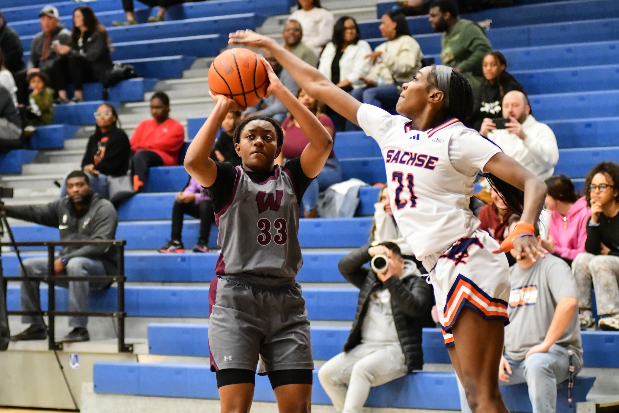 Lady Pirates stun Sachse with late run
