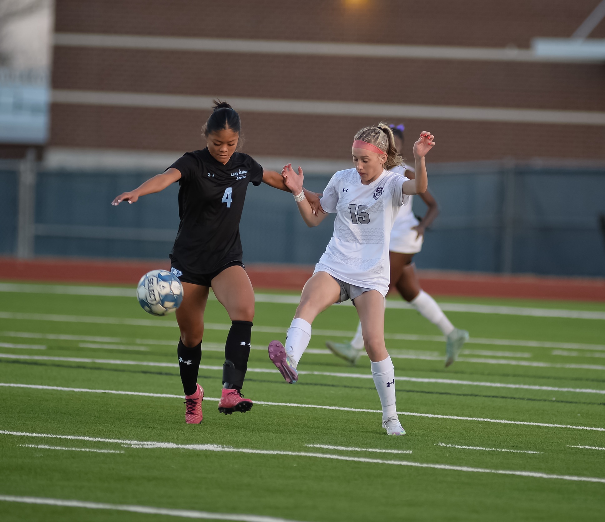 Lady Pirates win thriller over Wylie East